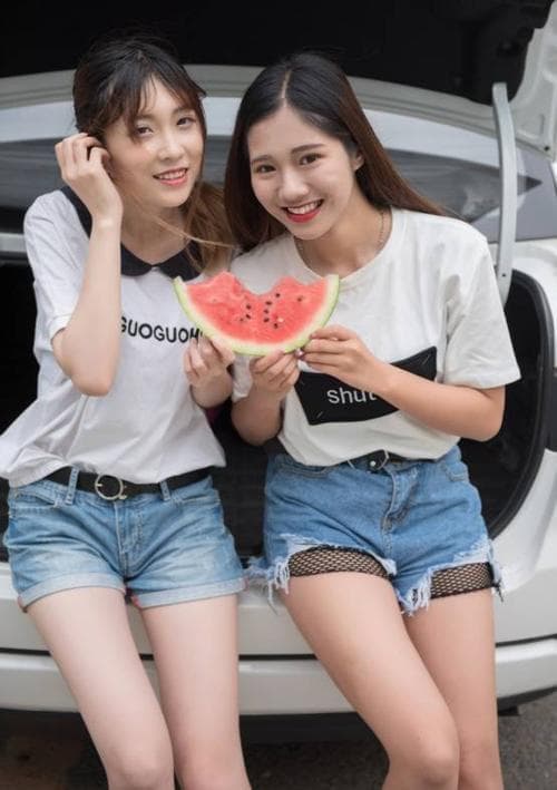 吃瓜吃到饱！娱乐圈“塑料姐妹花”到底图个啥？吃瓜qq群爆料现场太劲爆了！