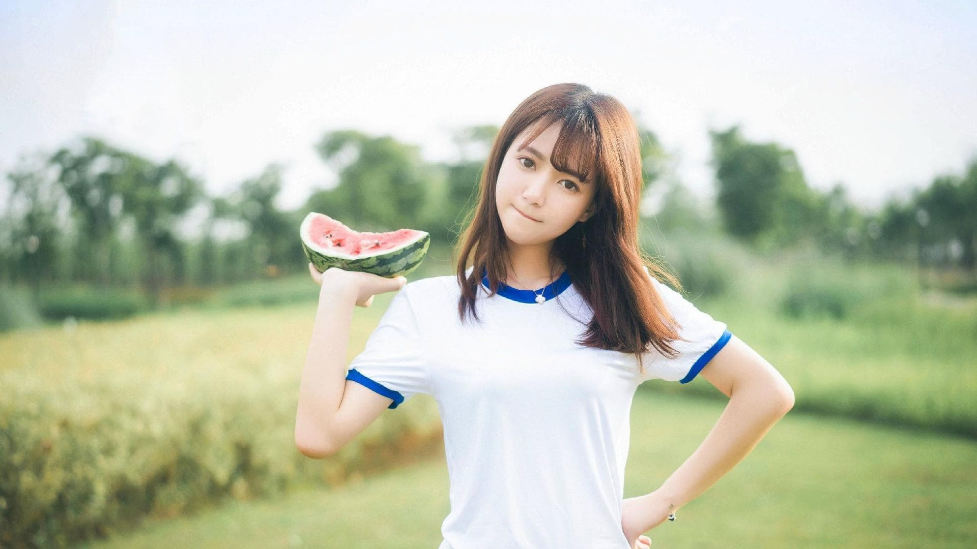 【猛料爆料qq群】“我是被逼的！”短视频一姐深夜直播痛哭，背后黑幕震撼揭露！